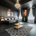 Apartments24 Black 1903 *