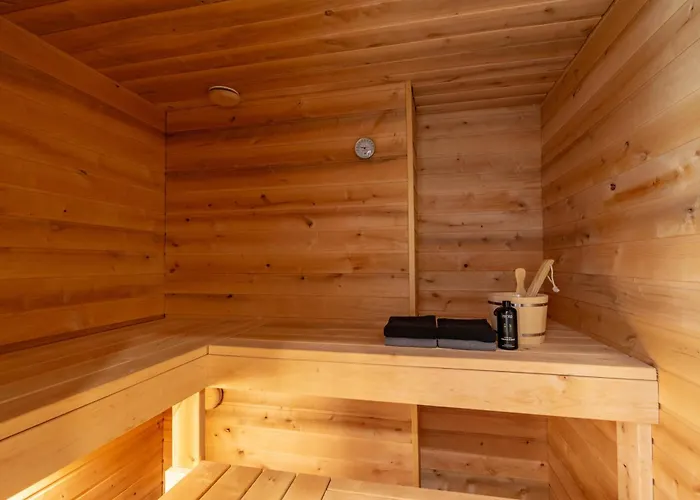 Apartments24 Black 1903